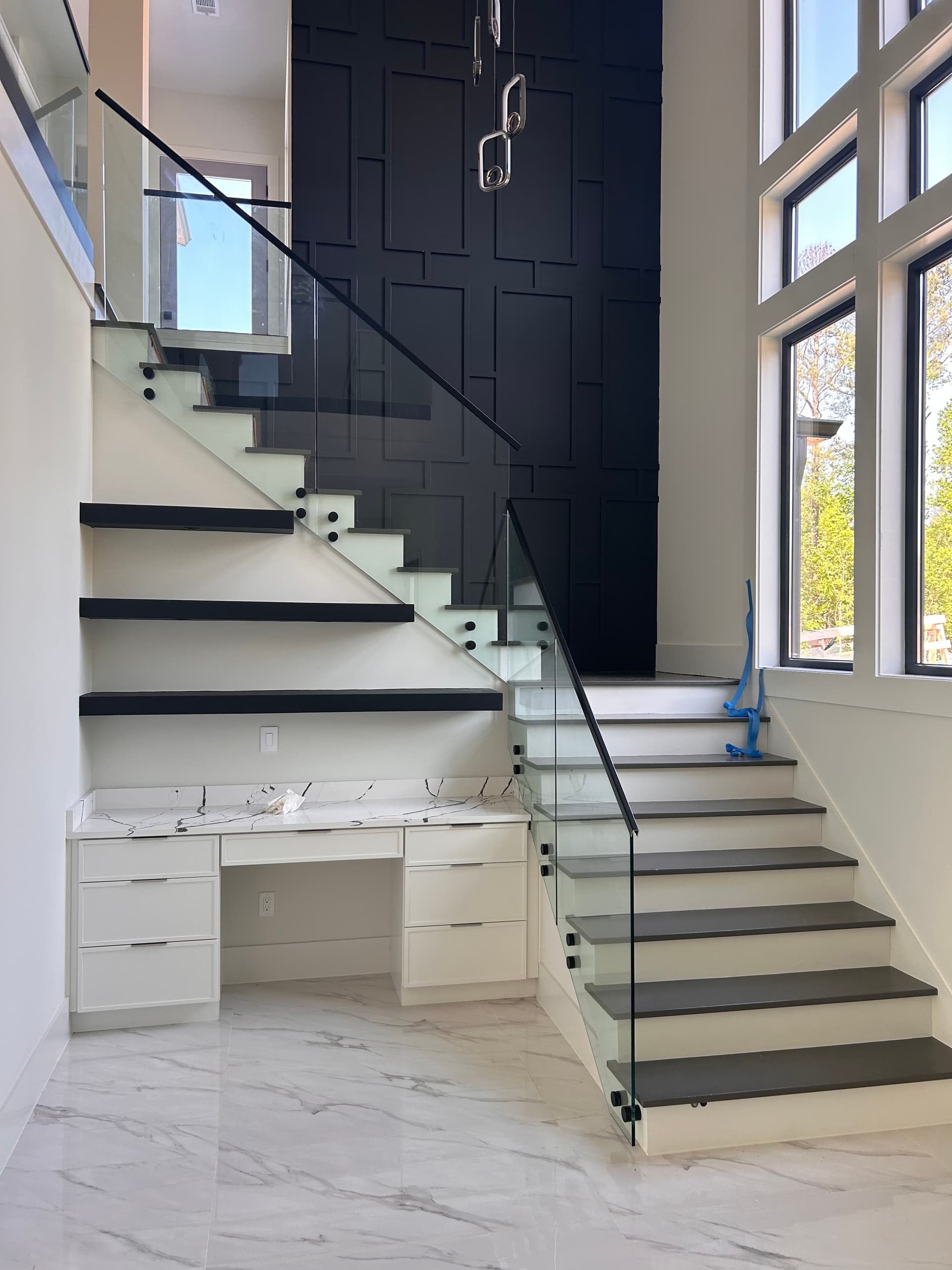 Elegant glass handrail installation